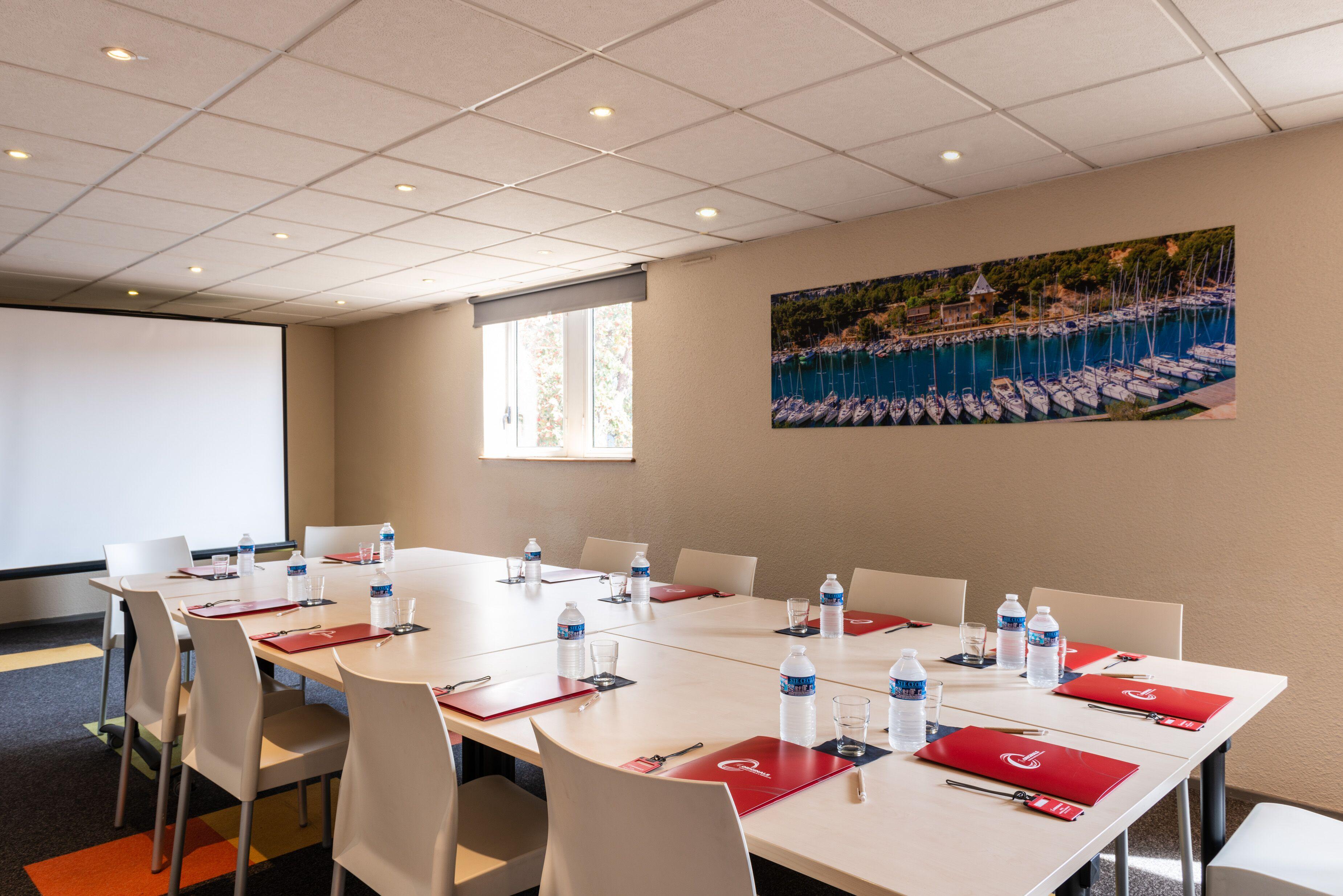 The Originals City Hotel Marseille Aeroport Βιτρόλ Εξωτερικό φωτογραφία
