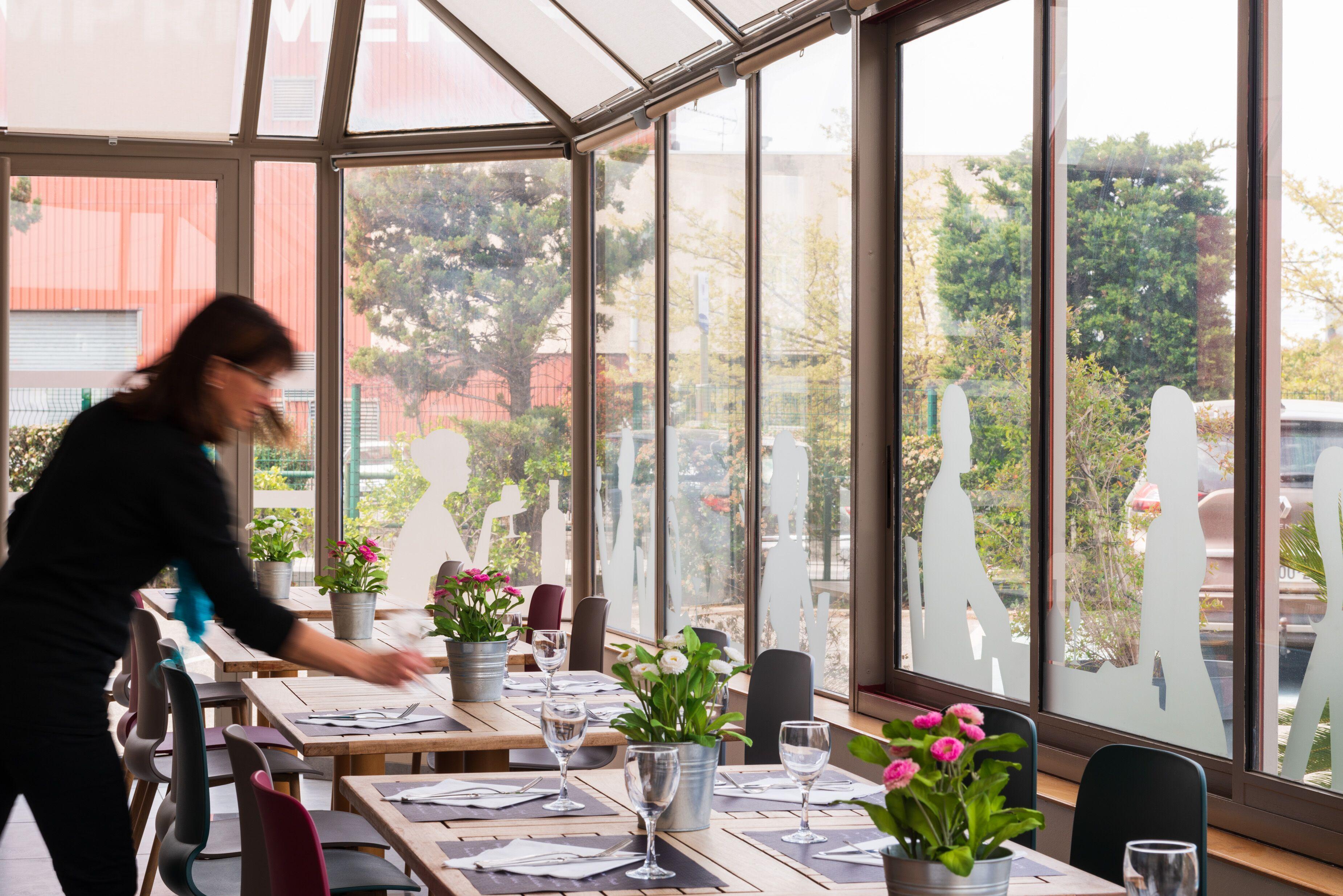 The Originals City Hotel Marseille Aeroport Βιτρόλ Εξωτερικό φωτογραφία