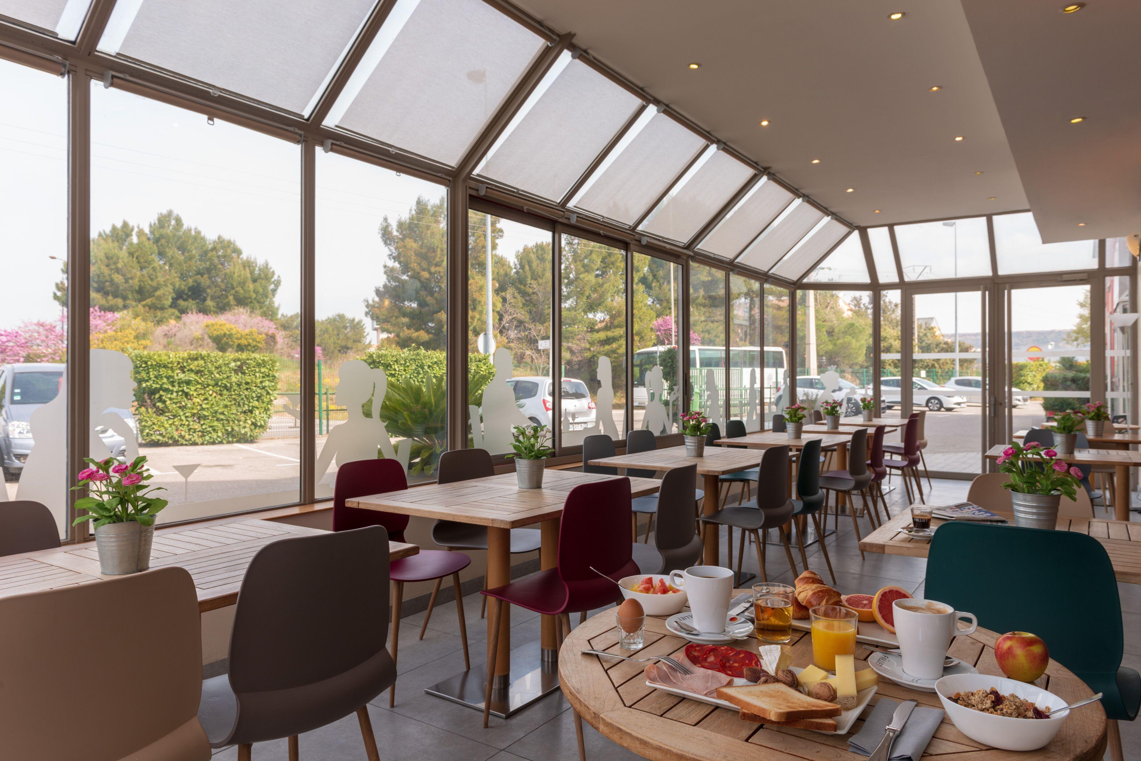 The Originals City Hotel Marseille Aeroport Βιτρόλ Εξωτερικό φωτογραφία