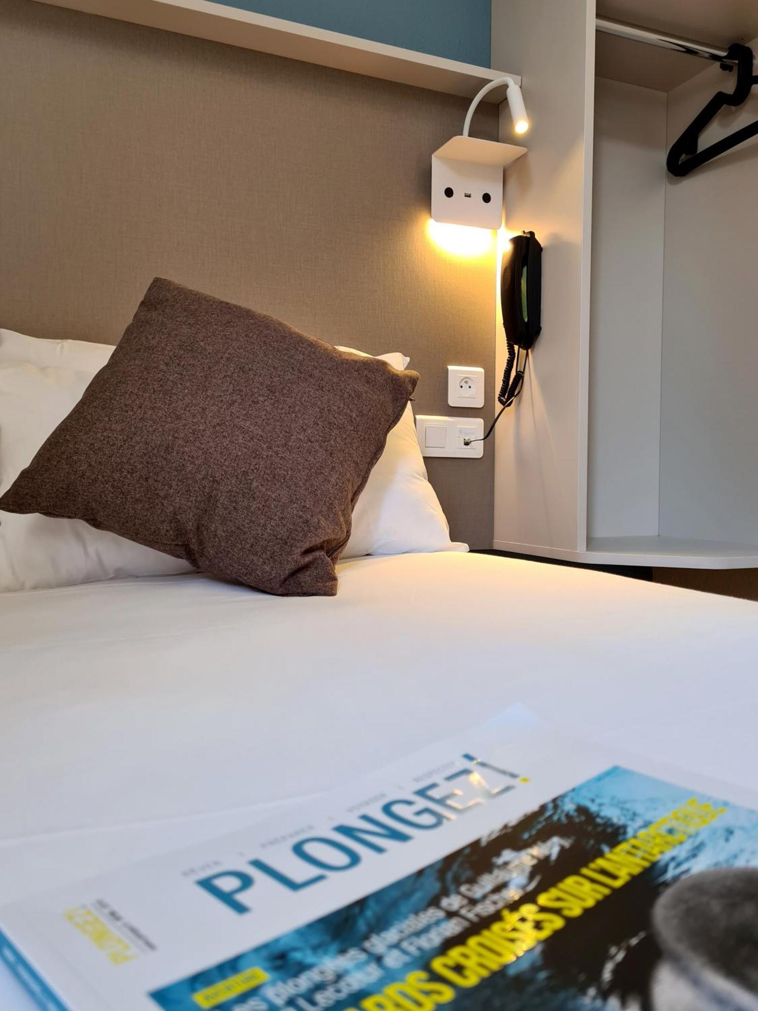 The Originals City Hotel Marseille Aeroport Βιτρόλ Εξωτερικό φωτογραφία